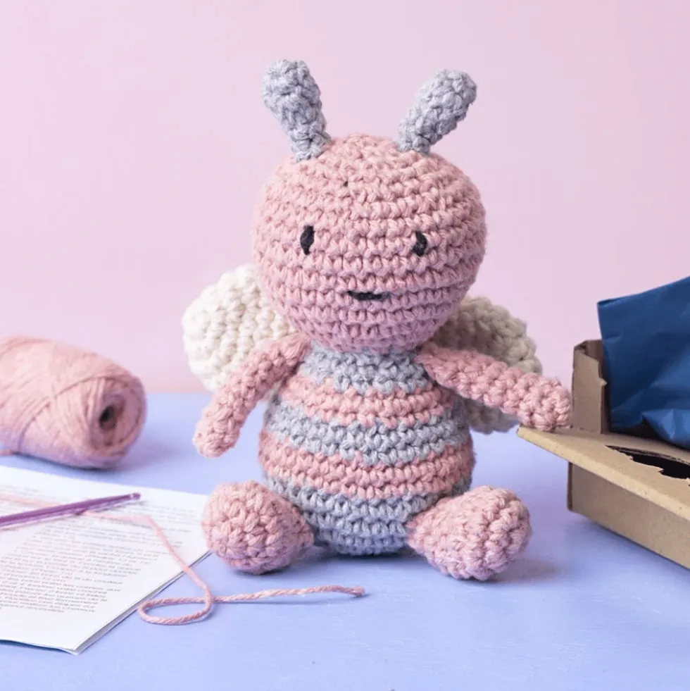 Amigurumi-virkkaussetti - Anni-ampiainen