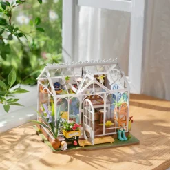 DIY Minimaailma - Pieni kasvihuone