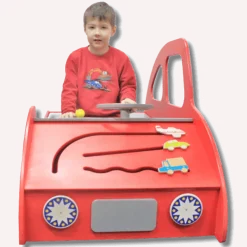Leikkiauto aktiviteeteillä - Iso