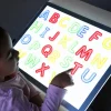 Läpinäkyvät isot kirjaimet A-Z, 26 kpl