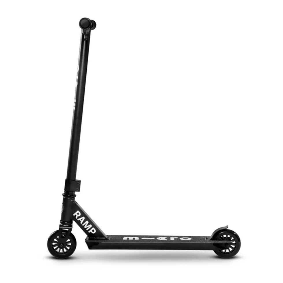 Micro Ramp -stuntpotkulauta – Musta