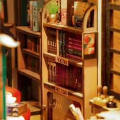 Minimaailma kirjahyllyyn – Bookstore