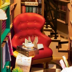 Minimaailma kirjahyllyyn – Bookstore