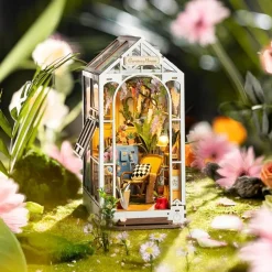 Minimaailma kirjahyllyyn – Garden House