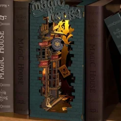 Minimaailma kirjahyllyyn - Magic House