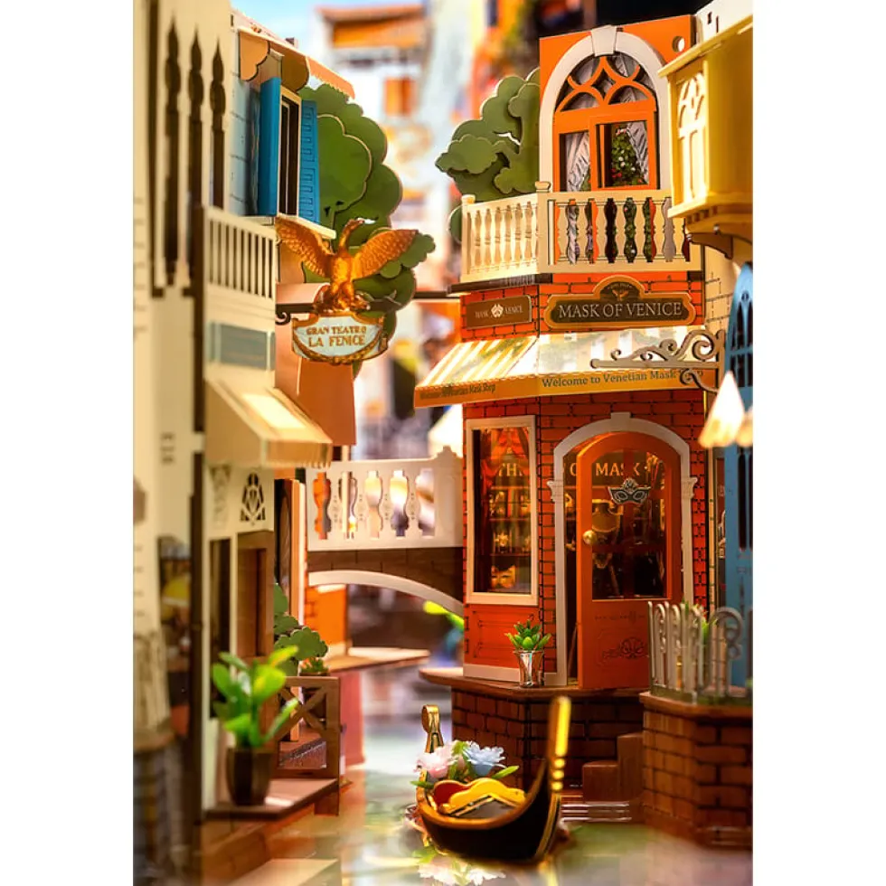 Minimaailma kirjahyllyyn - Romantic Venice