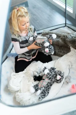 Perhepehmolelu - Kissaemo ja kissanpennut