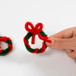 Tee piparkakkutaloja putkihelmistä